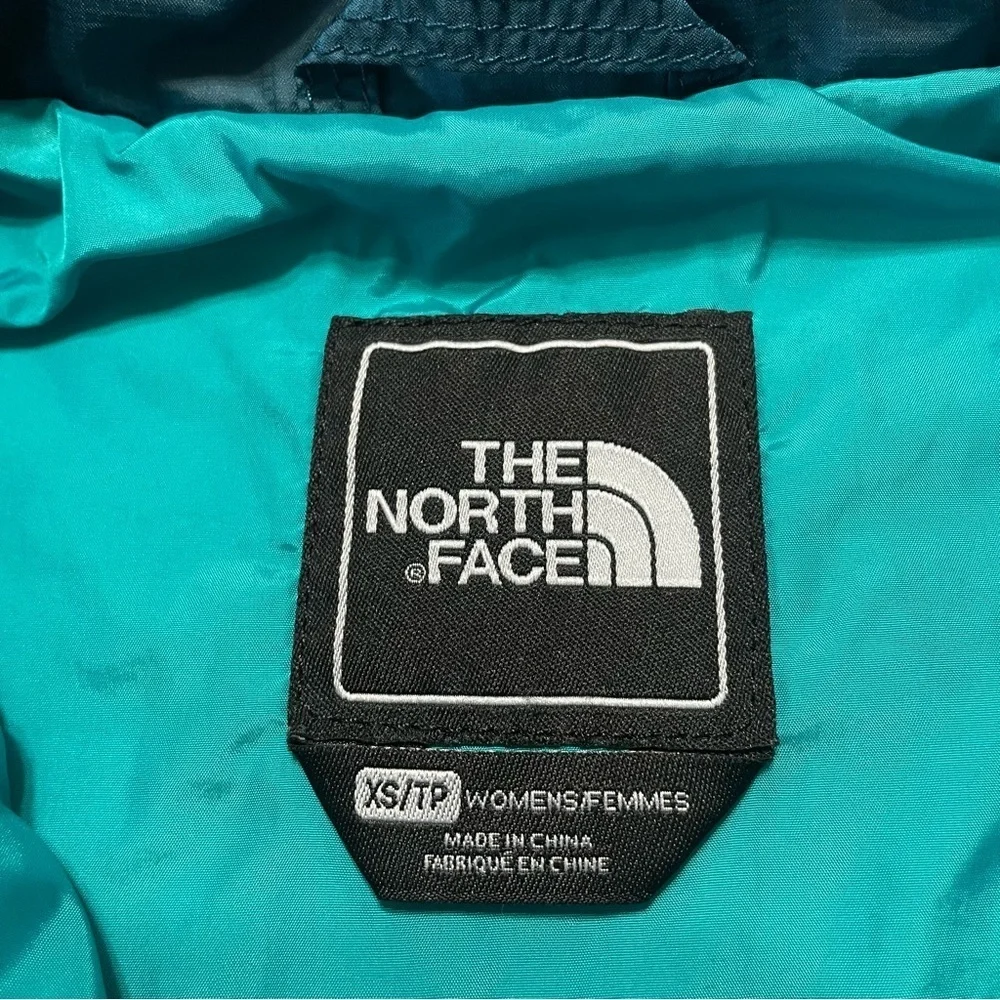 The North Face Women's Turquoise Quilted Vest Size XS - Picture 6 of 8